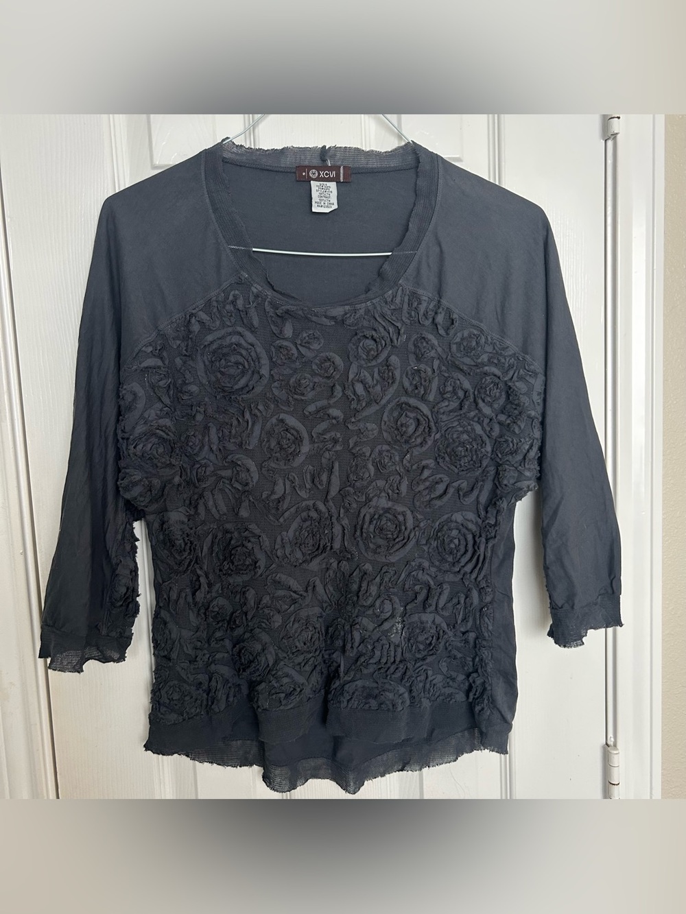 XCVI Women’s Grey Floral Top Blouse Size Small